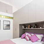 Daire And Cozy In Crocetta By Wonderful Italy