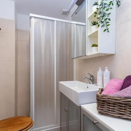 Apartment And Cozy In Crocetta