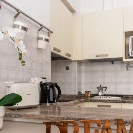 And Cozy In Crocetta *