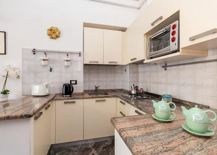 And Cozy In Crocetta By Wonderful Italy Appartement Turijn