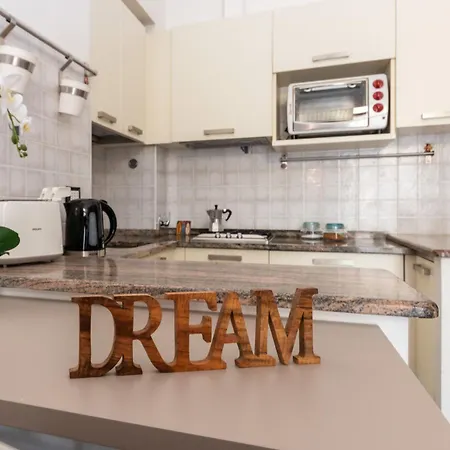 And Cozy In Crocetta *